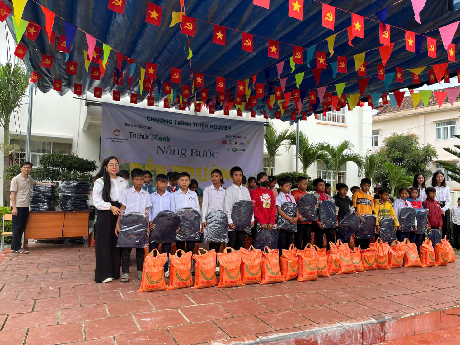 Dược sĩ Đỗ Thị Tường Vy: "Hạt Mầm Sức Khỏe" Giữa Đại Ng&agrave;n T&acirc;y Nguy&ecirc;n. - Ảnh 4.