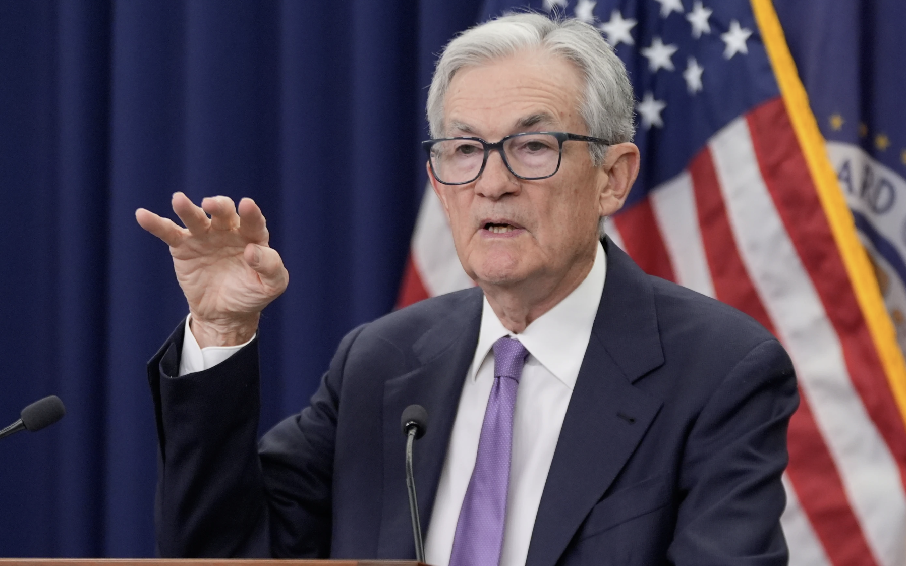FED hạ lãi suất: Nội bộ chia rẽ và tín hiệu khó khăn năm 2026