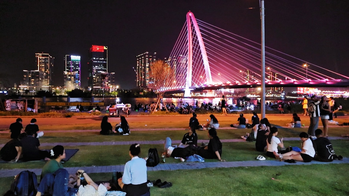 Tọa độ check-in "view triệu đ&ocirc;" h&uacute;t giới trẻ TP HCM  - Ảnh 1.