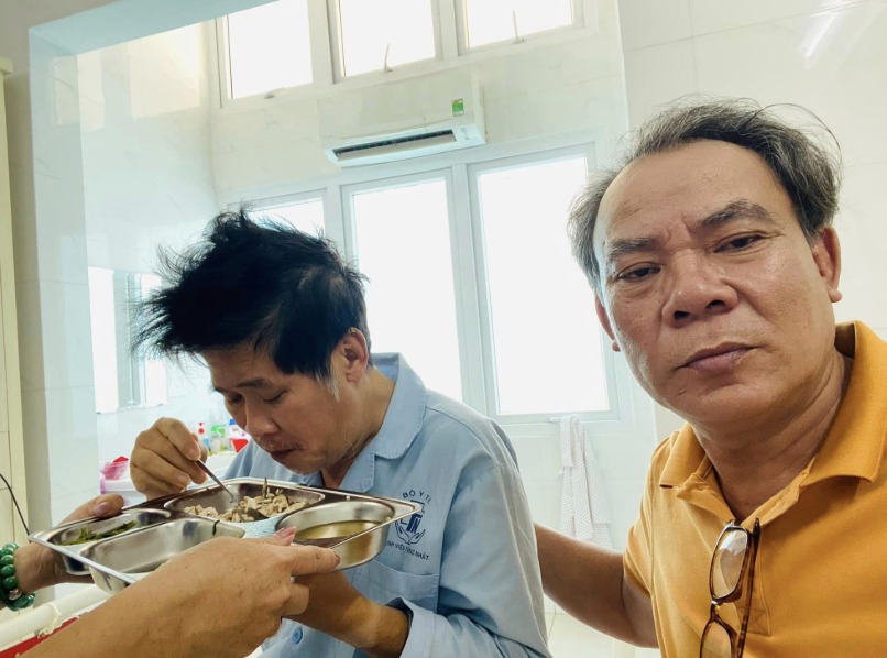 Đồng nghiệp kh&ocirc;ng ai bỏ Phước Sang &ndash; ấm &aacute;p t&igrave;nh nghệ sĩ - Ảnh 4.