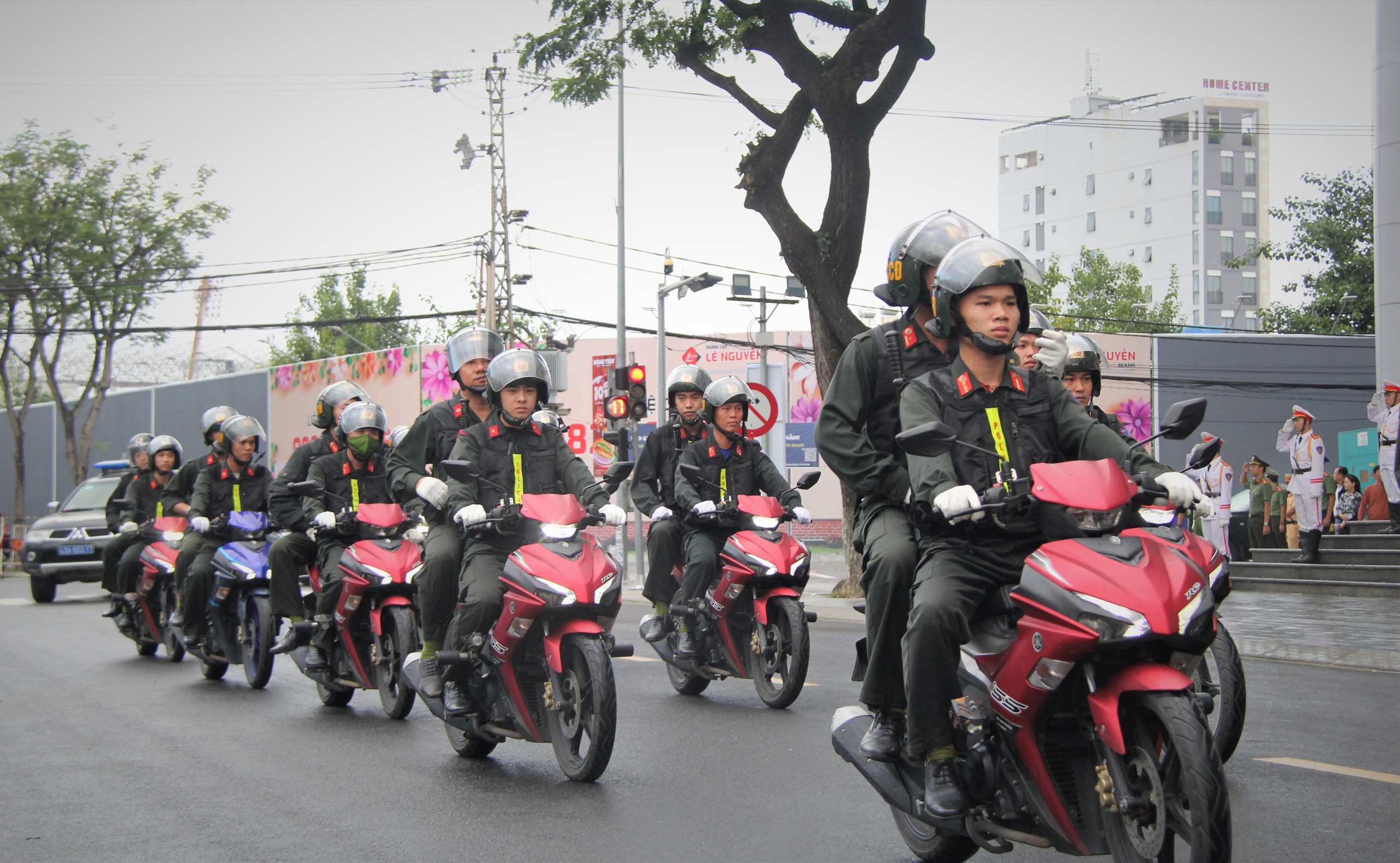 C&ocirc;ng an Đ&agrave; Nẵng ra qu&acirc;n cao điểm bảo đảm an ninh trật tự trước c&aacute;c sự kiện trọng điểm - Ảnh 3.