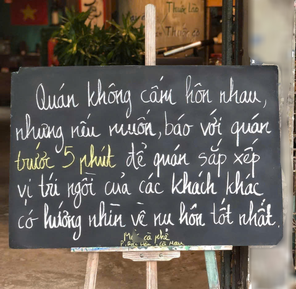 Slogan vui của quán cà phê ở Cà Mau gây bão mạng - Ảnh 1.