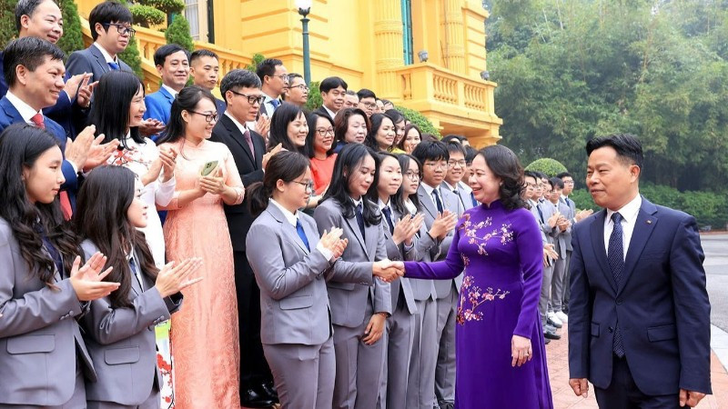 24 học sinh có thành tích xuất sắc nhận Huân chương Lao động - Ảnh 1.