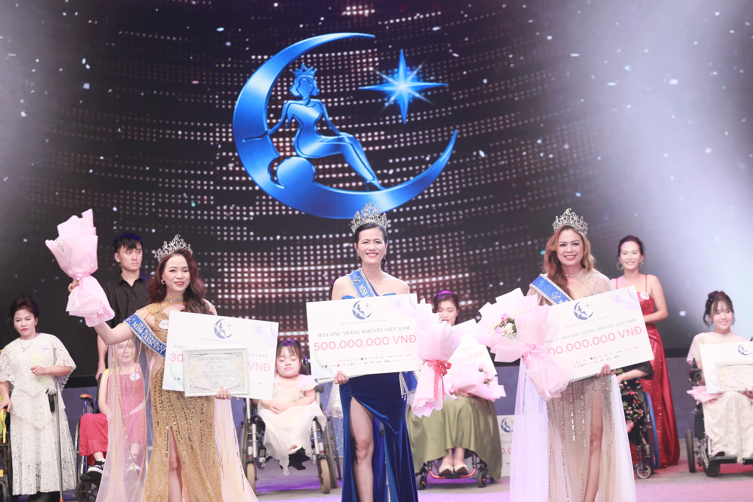 Hoa hậu Trăng khuyết đầu ti&ecirc;n của Việt Nam  - Ảnh 2.