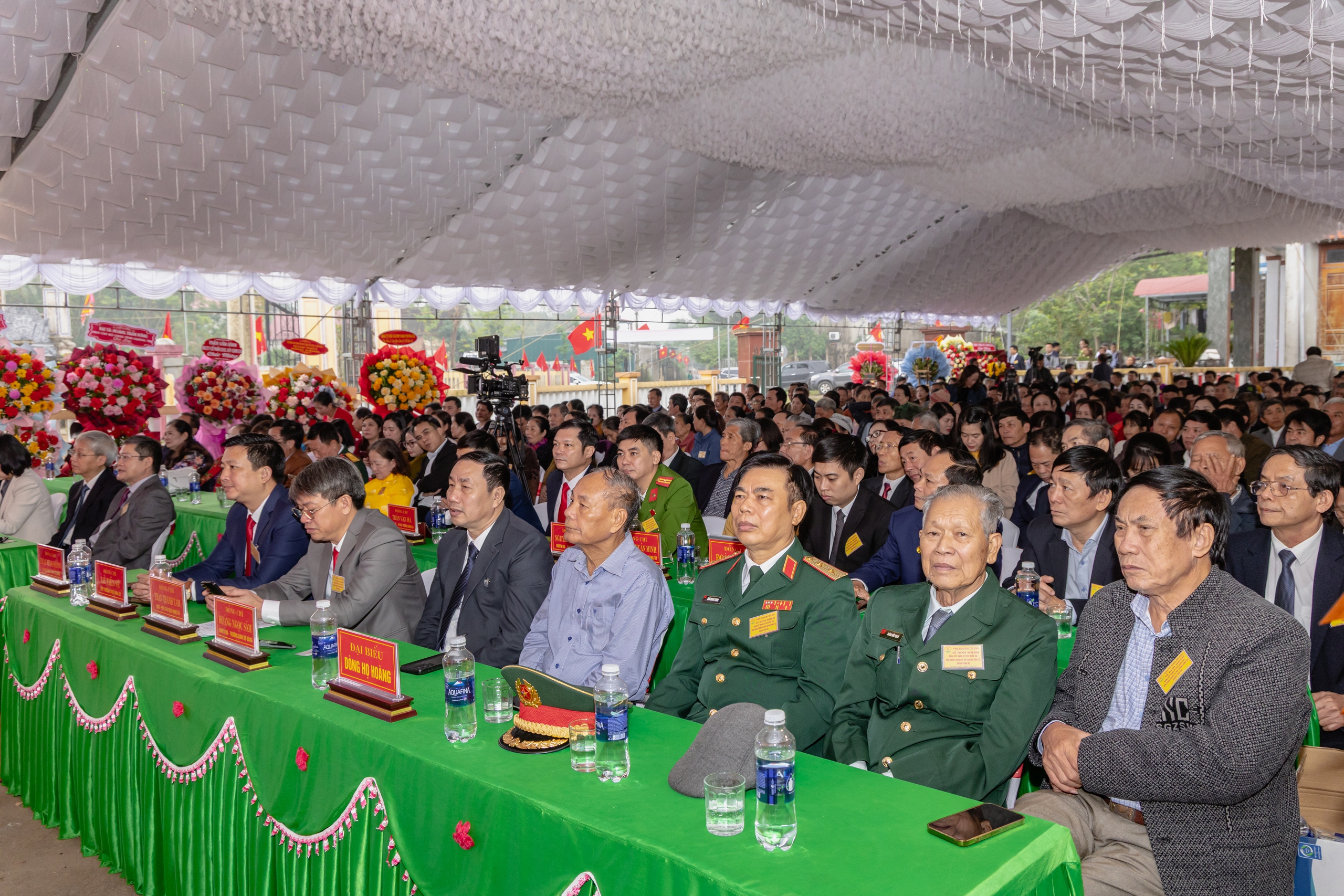 Điều chưa kể về ng&ocirc;i đền Song Trung v&agrave; mộ hai cha con c&ocirc;ng thần thời Hậu L&ecirc; ở Quảng Trị - Ảnh 3.