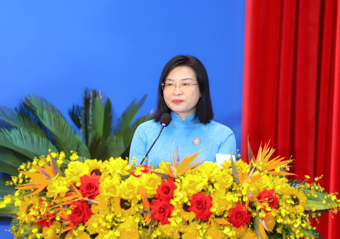 B&agrave; Phan Thị Th&uacute;y Linh giữ chức Chủ tịch Li&ecirc;n đo&agrave;n Lao động th&agrave;nh phố Đ&agrave; Nẵng - Ảnh 3.