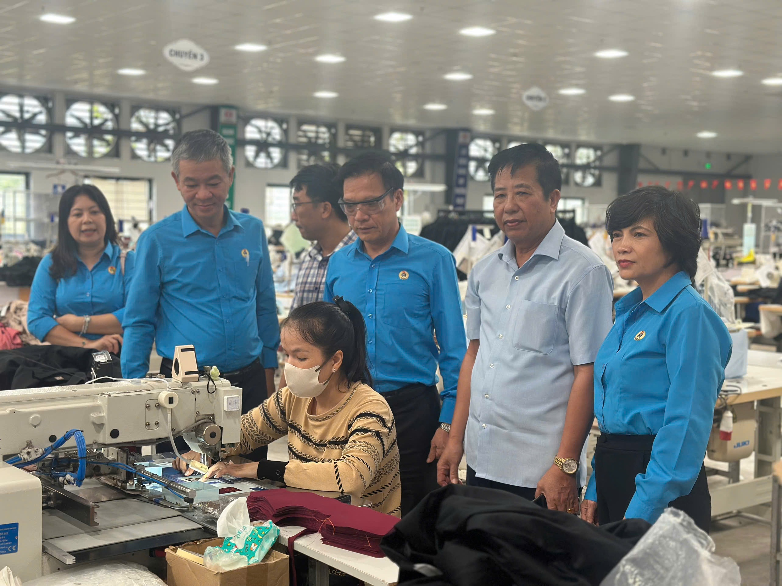 C&ocirc;ng đo&agrave;n Kh&aacute;nh H&ograve;a: Chăm lo thiết thực người lao động, quyết t&acirc;m đổi mới trong nhiệm kỳ 2025-2030 - Ảnh 6.
