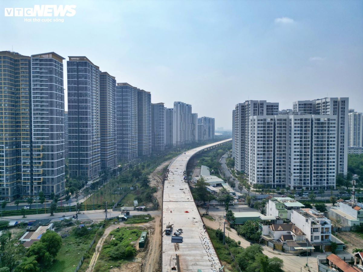 Hạ tầng k&iacute;ch hoạt chu kỳ mới: Thời điểm sở hữu căn hộ &ldquo;gi&aacute; ch&acirc;n s&oacute;ng&rdquo; tại Vinhomes Grand Park - Ảnh 1.