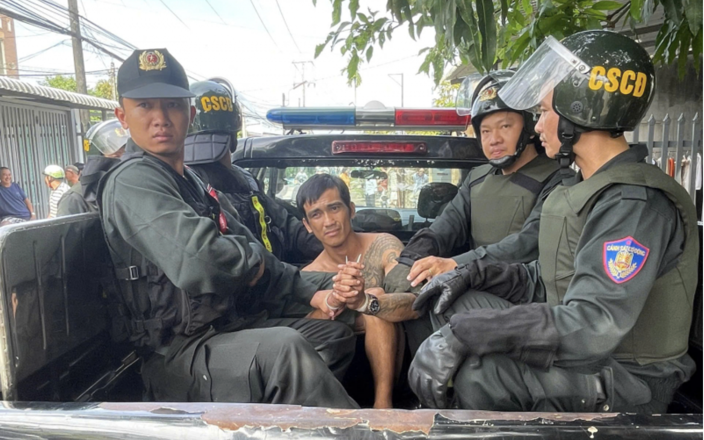 Cần Thơ: Suốt đêm vây bắt đối tượng nghiện ma tuý chống đối, tấn công lực lượng chức năng 