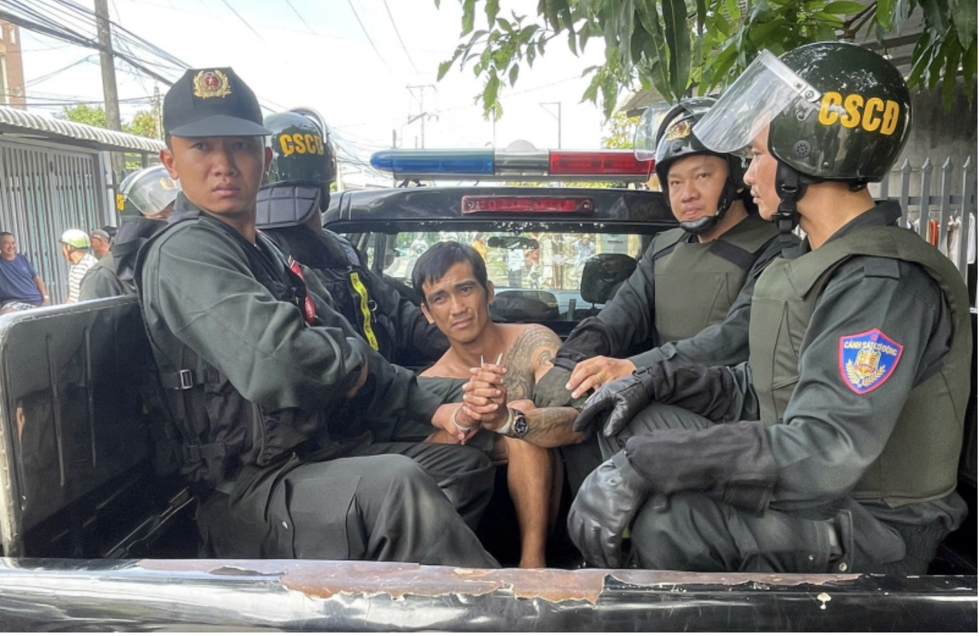 Cần Thơ: V&acirc;y bắt đối tượng nghiện ma t&uacute;y chống đối lực lượng C&ocirc;ng an - Ảnh 1.