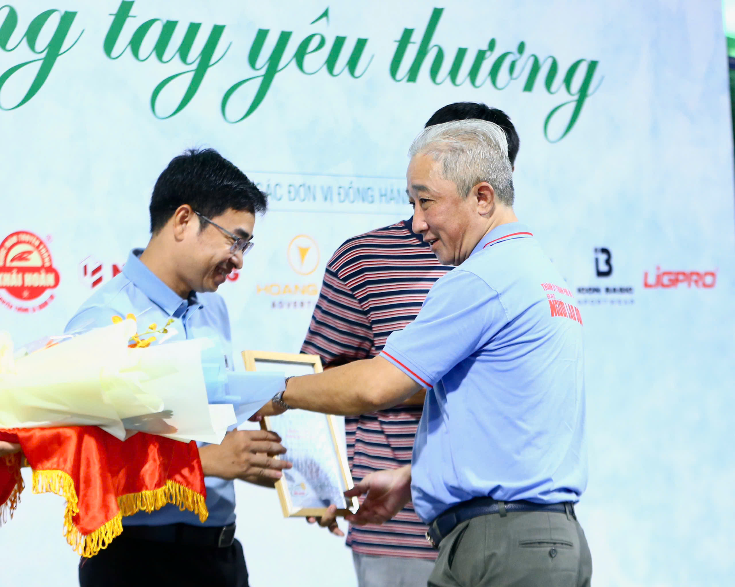 Giải Pickleball "Vòng tay yêu thương" Báo Người Lao Động 2025: Tưng bừng khai mạc - Ảnh 5.