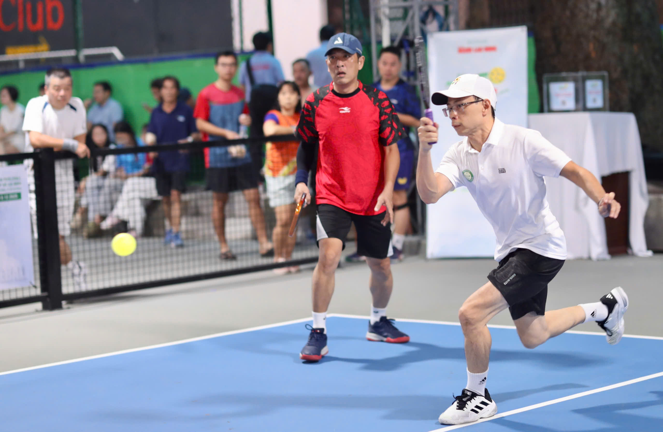 Giải Pickleball "Vòng tay yêu thương" Báo Người Lao Động 2025: Tưng bừng khai mạc - Ảnh 12.