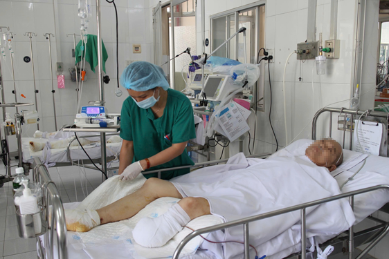 Mất chi, suy thận vì tin lời "thầy mạng" - Ảnh 1.