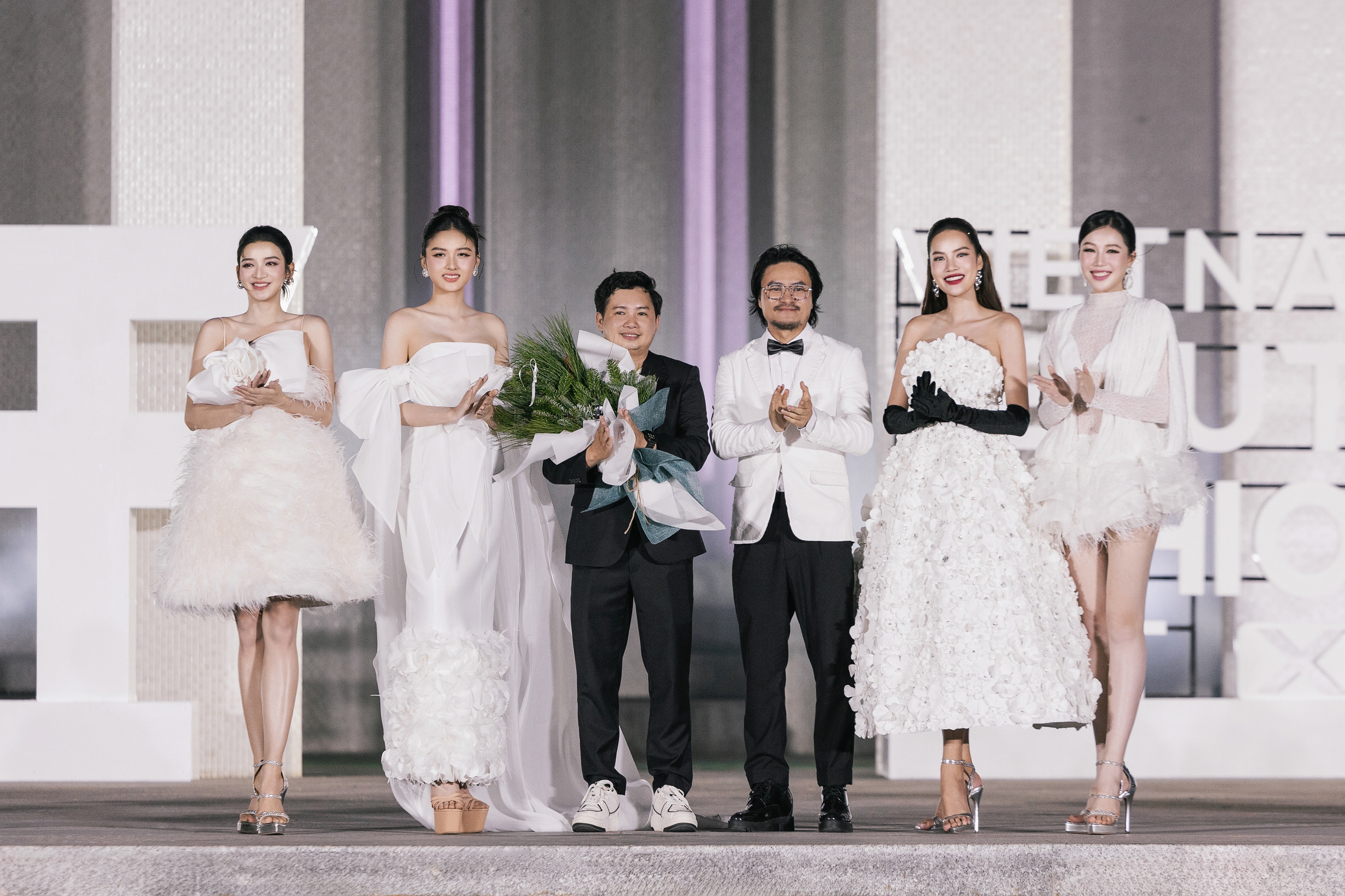 Lý do Lê Hoàng Phương được chọn làm vedette cùng Thanh Hằng, Võ Hoàng Yến - Ảnh 1.
