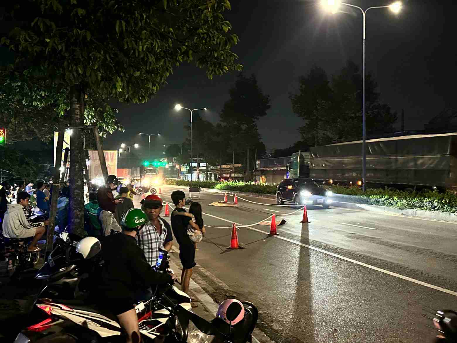 Tai nạn giao thông trên đường Mỹ Phước - Tân Vạn khiến người đàn ông tử vong - Ảnh 1.
