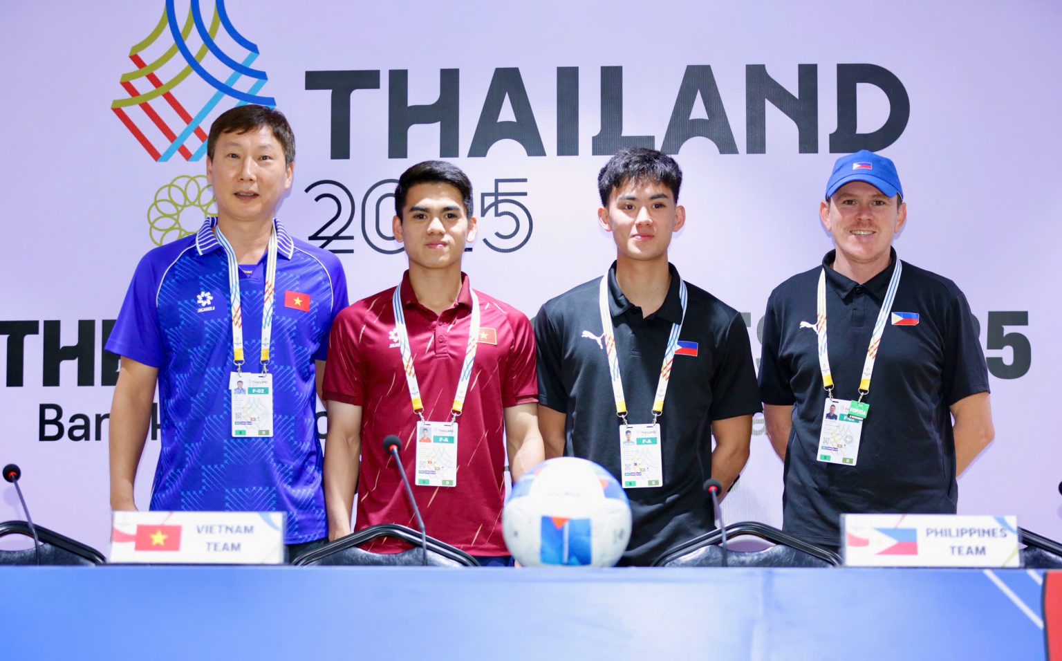 HLV tuyển U22 Philippines nói gì về U22 Việt Nam? - Ảnh 1.