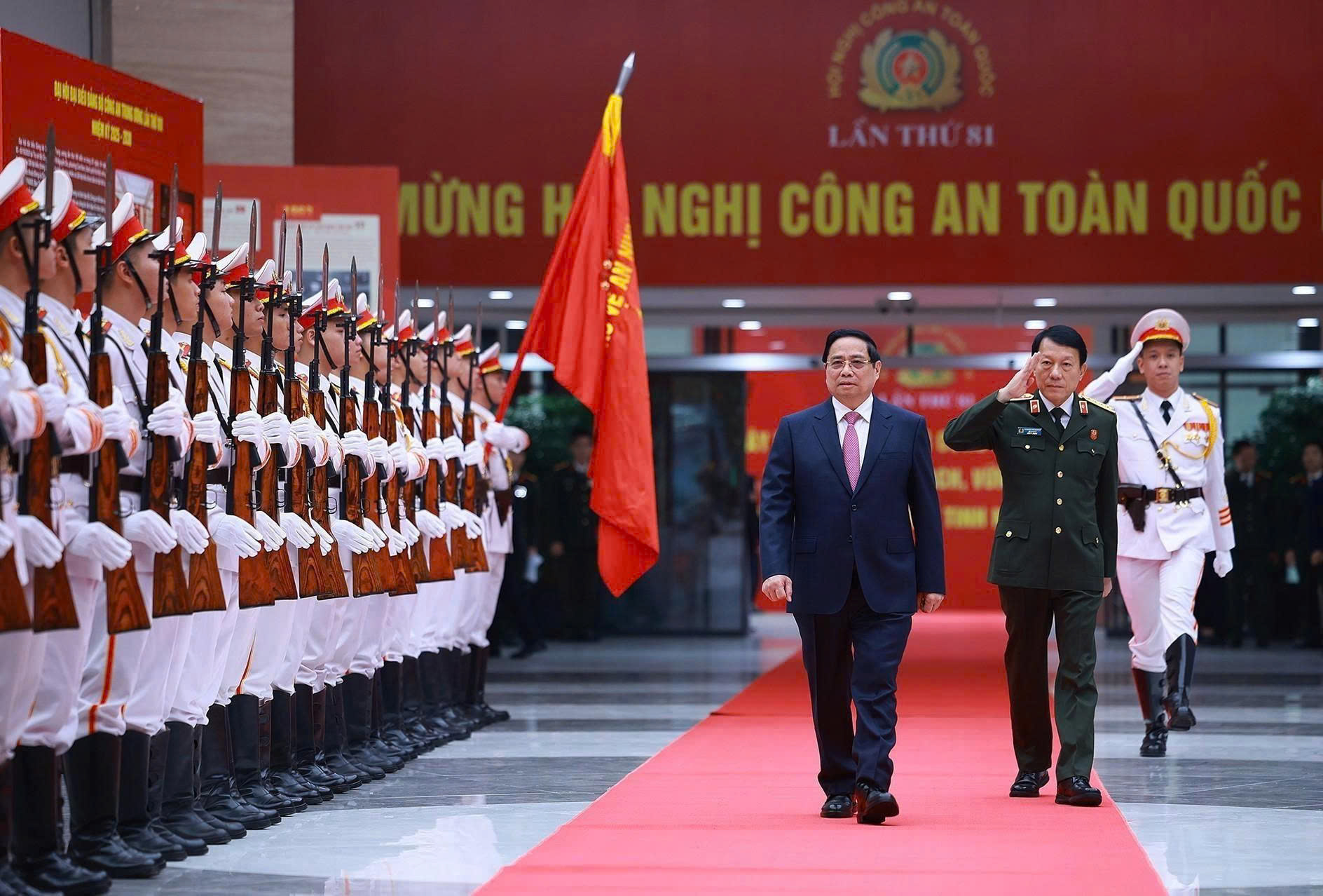 Công an giữ vai trò nòng cốt bảo vệ an ninh - Ảnh 1.