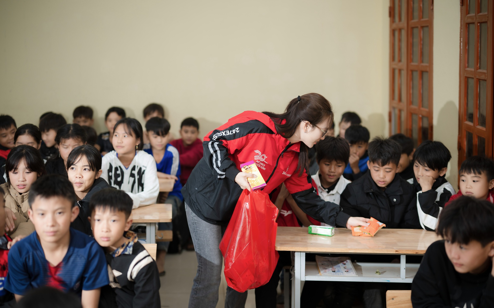 Chuyến đi khiến trái tim Phương Anh Đào "mềm lại"