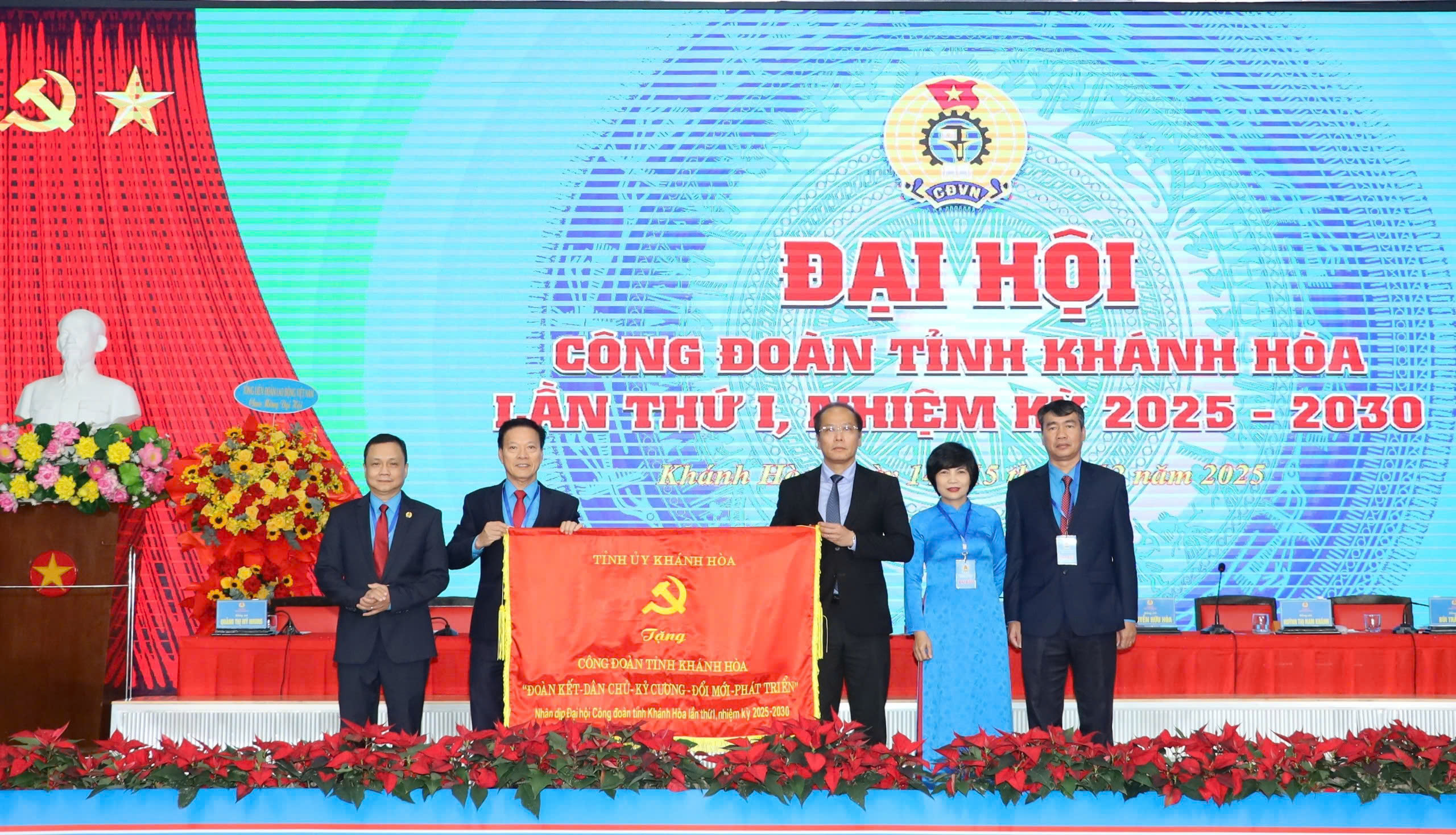 &Ocirc;ng Phan Thanh Li&ecirc;m giữ chức chủ tịch LĐLĐ Kh&aacute;nh Ho&agrave;  - Ảnh 5.