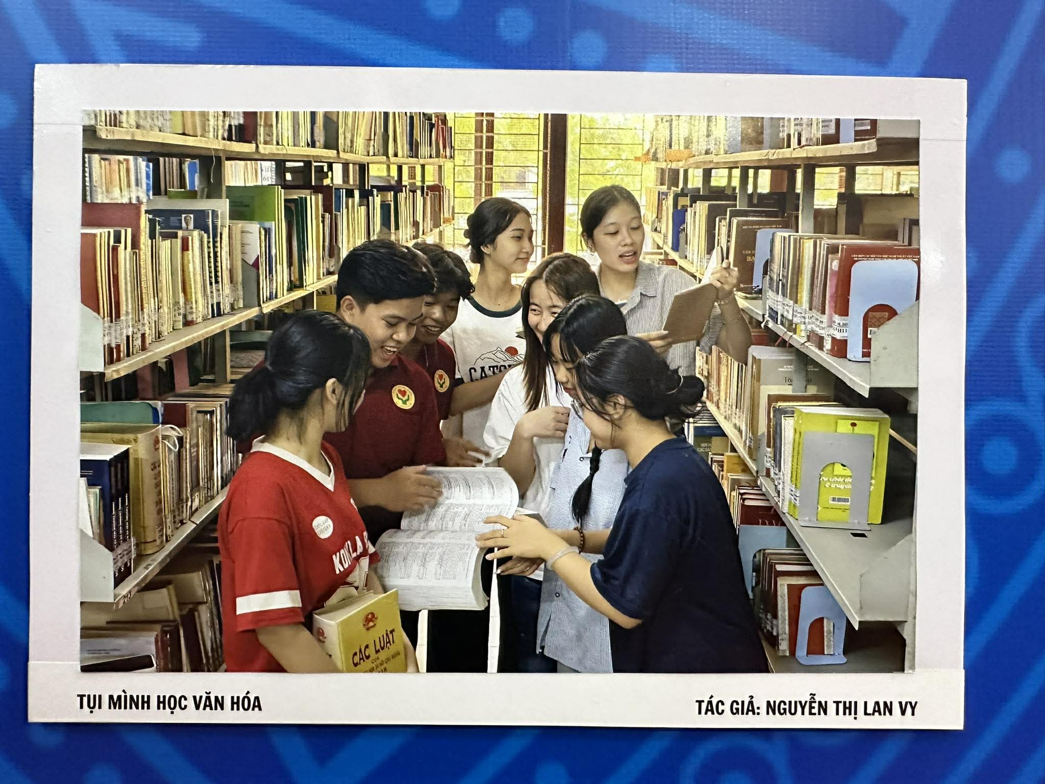NSƯT đạo diễn L&ecirc; Cường x&uacute;c động trong sự kiện "50 năm rạng rỡ &aacute;nh hồng" - Ảnh 10.