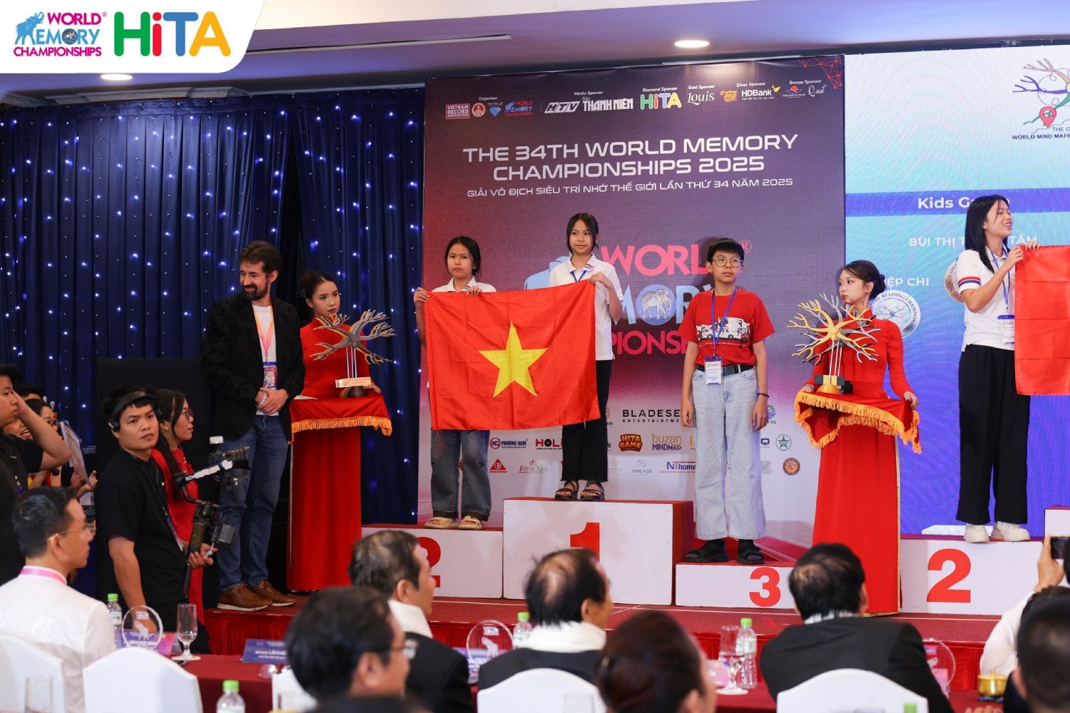 Việt Nam gi&agrave;ng 1 HCV, 11 HCB, 11 HCĐ ở Si&ecirc;u tr&iacute; nhớ thế giới 2025  - Ảnh 3.