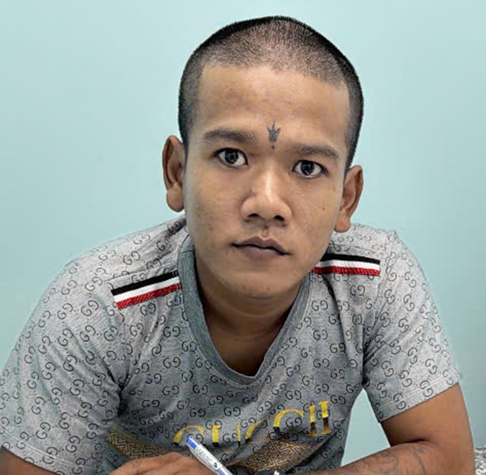 An Giang bắt &ldquo; si&ecirc;u trộm &rdquo; c&oacute; h&igrave;nh xăm lạ tr&ecirc;n tr&aacute;n với nhiều tiền &aacute;n - Ảnh 1.