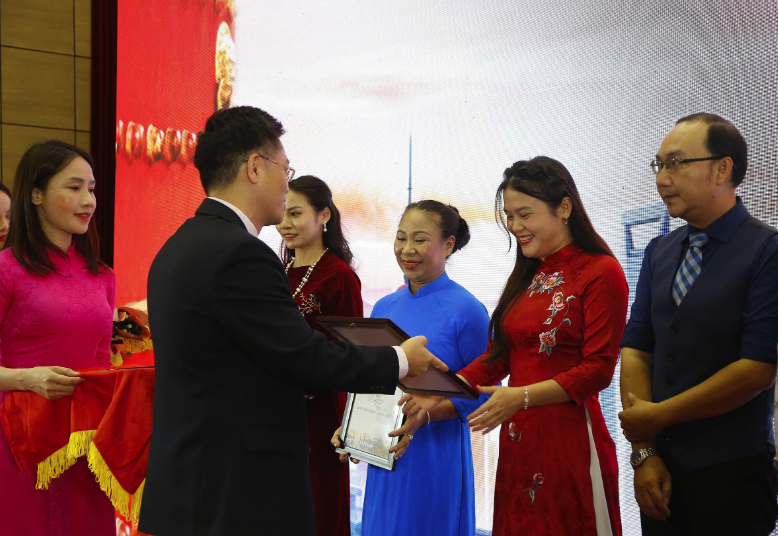 Cuộc thi "Mối duy&ecirc;n với Trung Quốc của t&ocirc;i" trao giải cho 100 t&aacute;c giả - Ảnh 3.