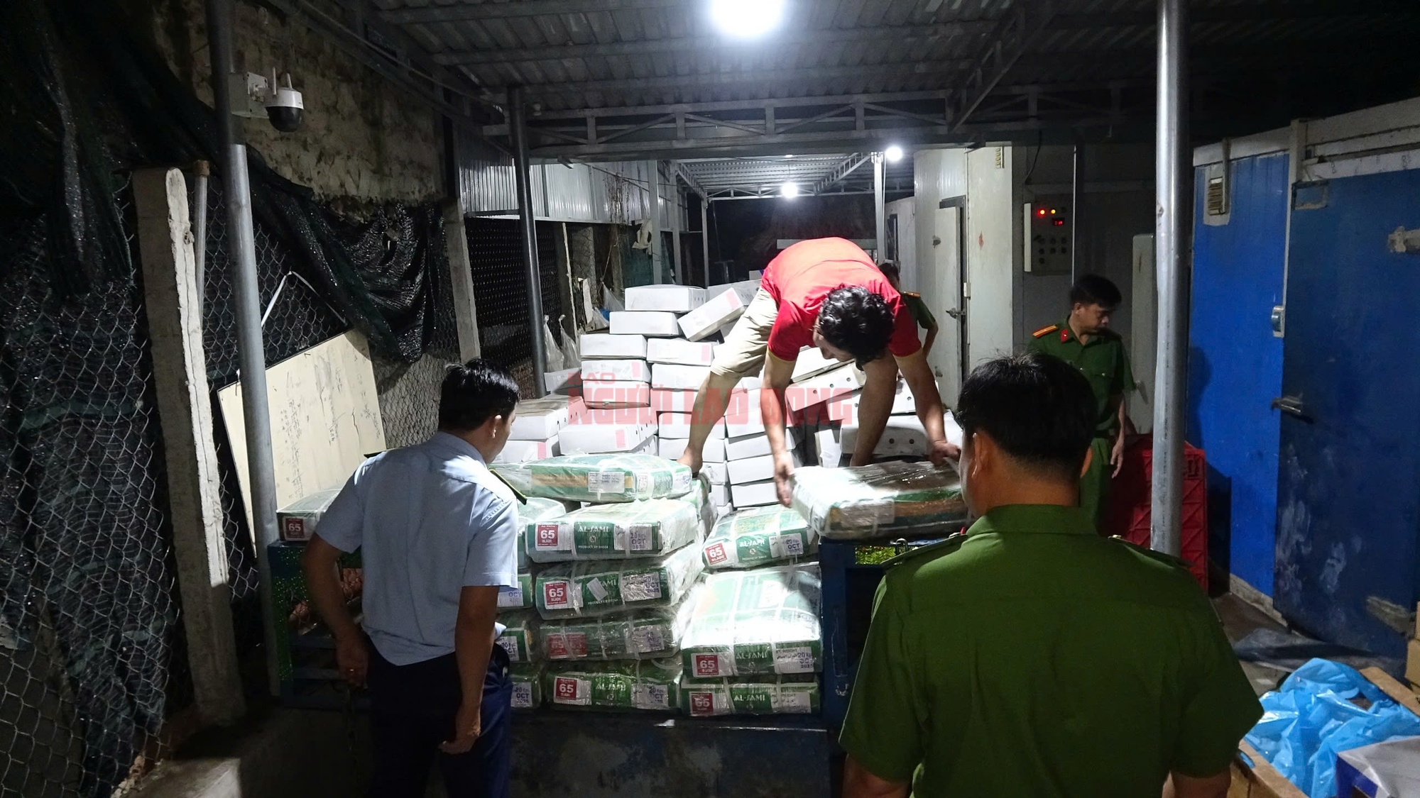 Đột kích kho đông lạnh Tây Ninh phát hiện 15 tấn thịt không rõ nguồn gốc - Ảnh 1.