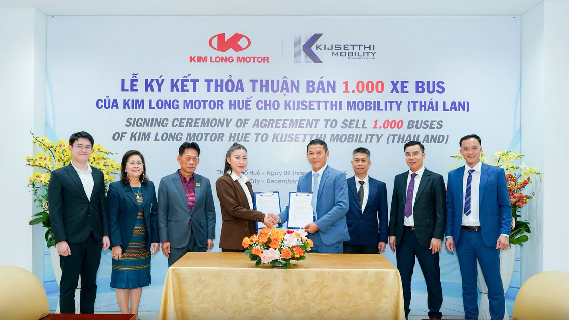 Kim Long Motor Exports 1,000 Buses to the Thai Market - Ảnh 1.