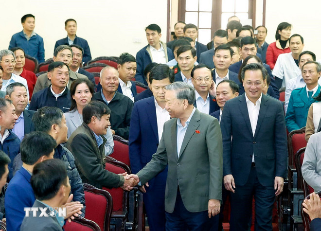 Tổng Bí thư Tô Lâm tiếp xúc cử tri tỉnh Hưng Yên lắng nghe ý kiến cử tri - Ảnh 2.