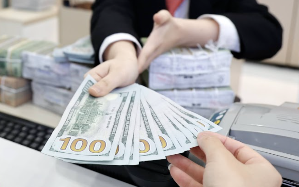 Dự b&aacute;o gi&aacute; USD năm 2026 tại Việt Nam v&agrave; những yếu tố t&aacute;c động Ch&iacute;nh - Ảnh 1.