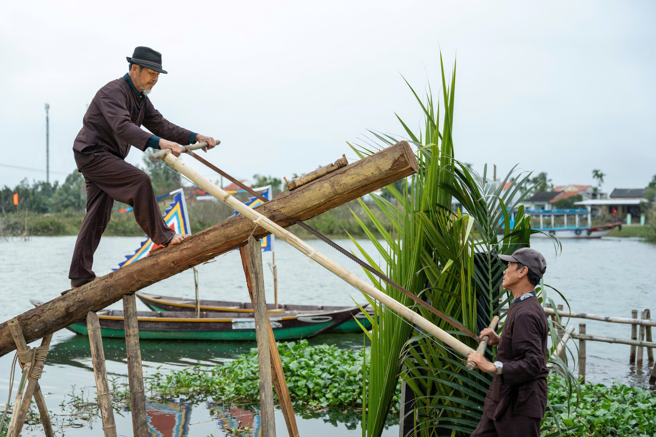 Làm mộc thủ công phục hồi nghề truyền thống - Ảnh 10.