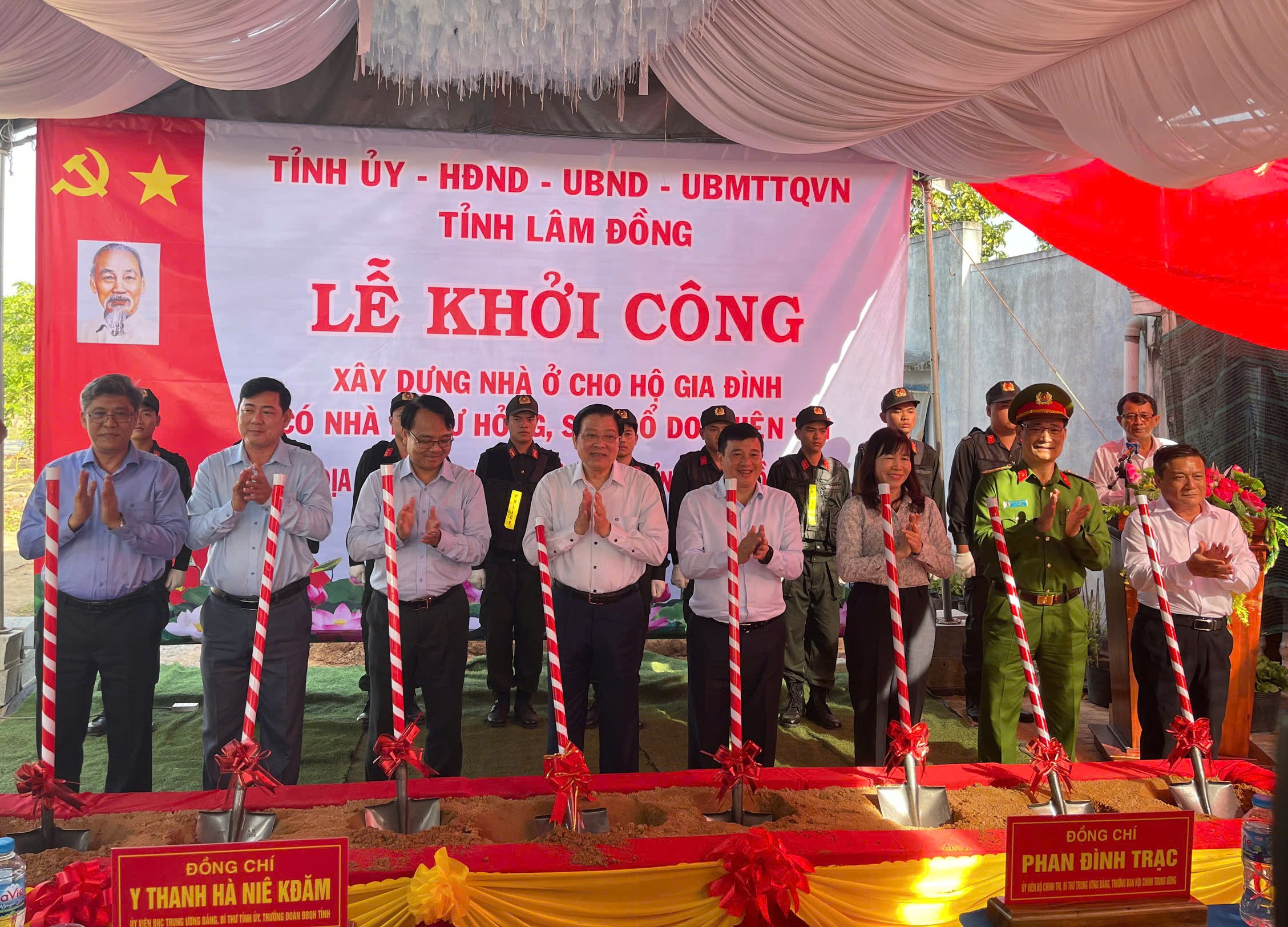 Trưởng Ban Nội ch&iacute;nh Trung ương dự lễ khởi c&ocirc;ng &ldquo;Chiến dịch Quang Trung&rdquo; tại L&acirc;m Đồng - Ảnh 1.