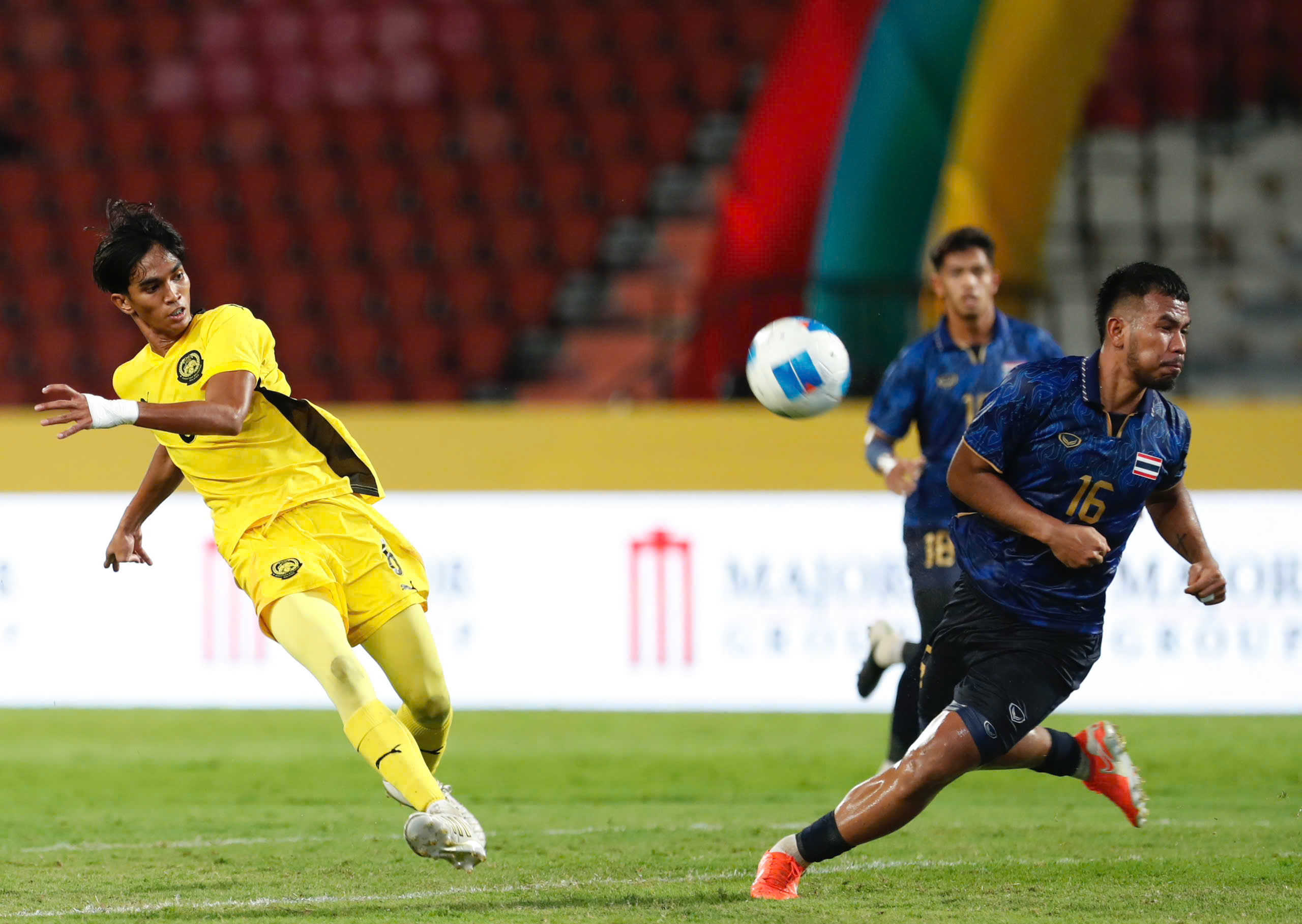 X&aacute;c định hai đội v&agrave;o chung kết b&oacute;ng đ&aacute; nam SEA Games 33 - Ảnh 4.