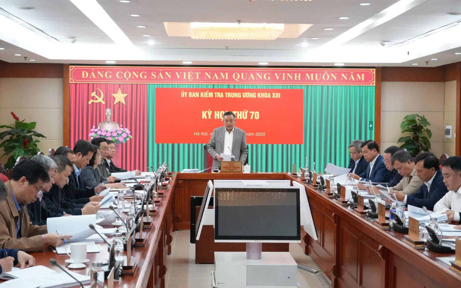 Chủ nhiệm Ủy ban Kiểm tra Trung ương Trần Sỹ Thanh chủ trì họp xử lý kỷ luật cán bộ