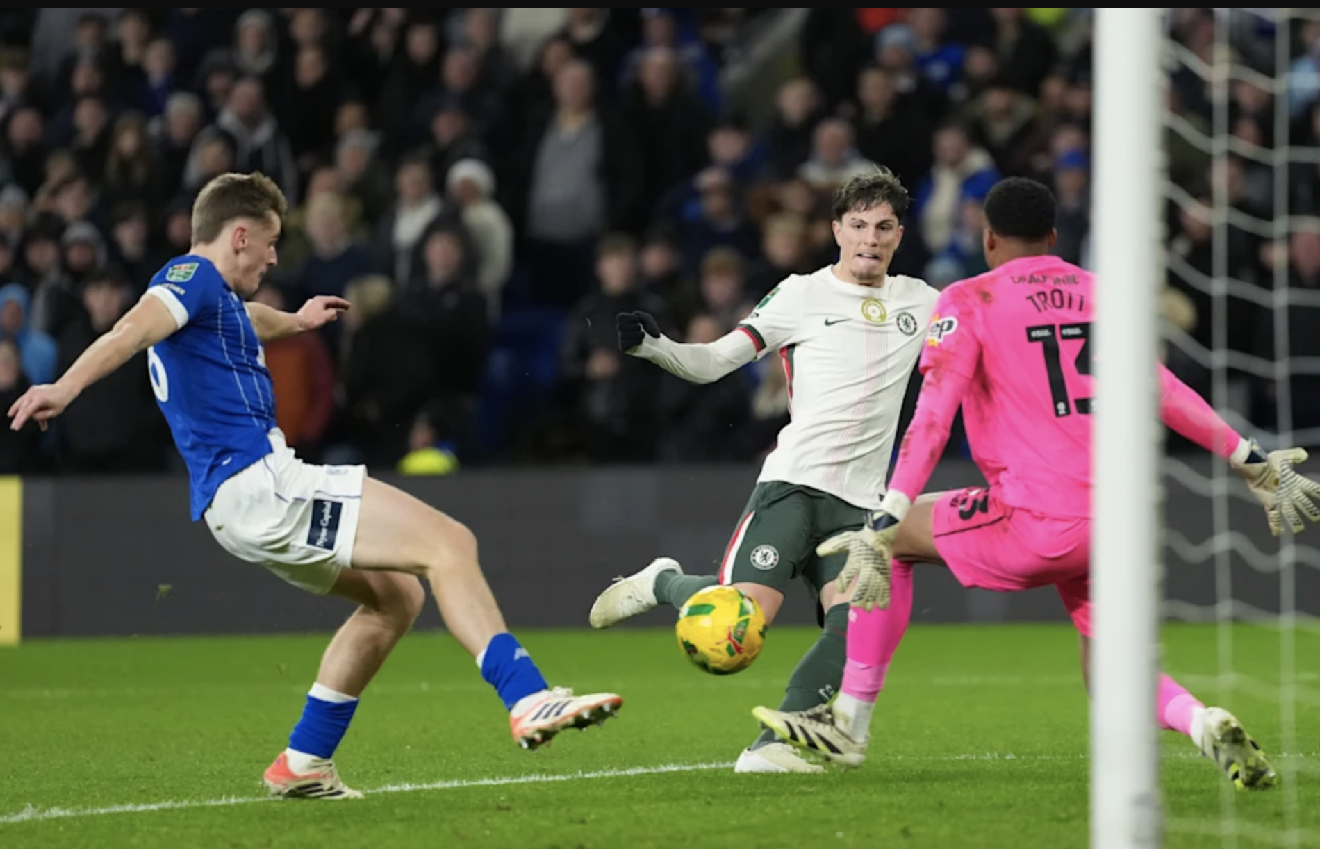 Si&ecirc;u dự bị b&ugrave;ng nổ trước Cardiff, Chelsea gi&agrave;nh v&eacute; b&aacute;n kết C&uacute;p Li&ecirc;n đo&agrave;n - Ảnh 3.