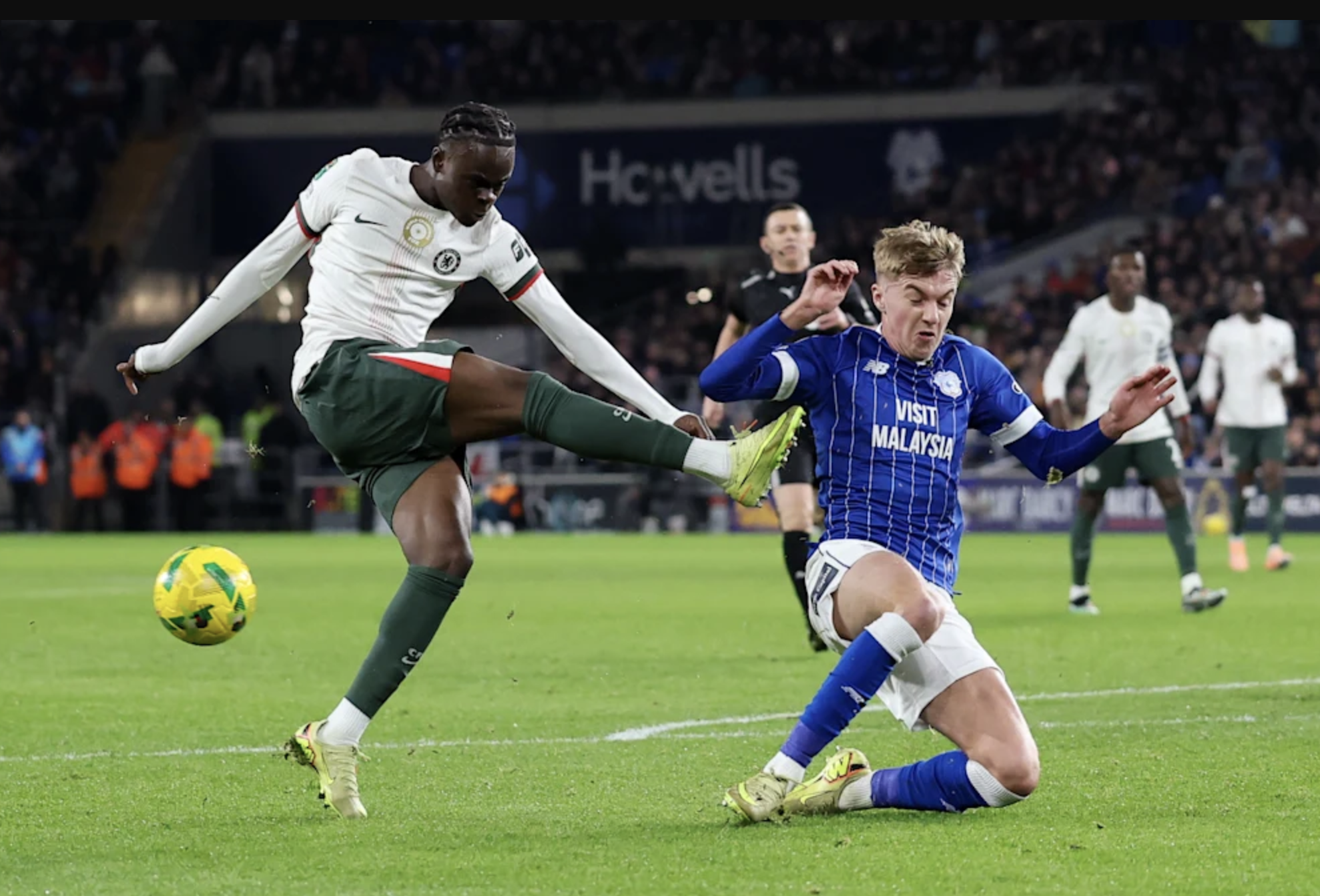 Si&ecirc;u dự bị b&ugrave;ng nổ trước Cardiff, Chelsea gi&agrave;nh v&eacute; b&aacute;n kết C&uacute;p Li&ecirc;n đo&agrave;n - Ảnh 1.