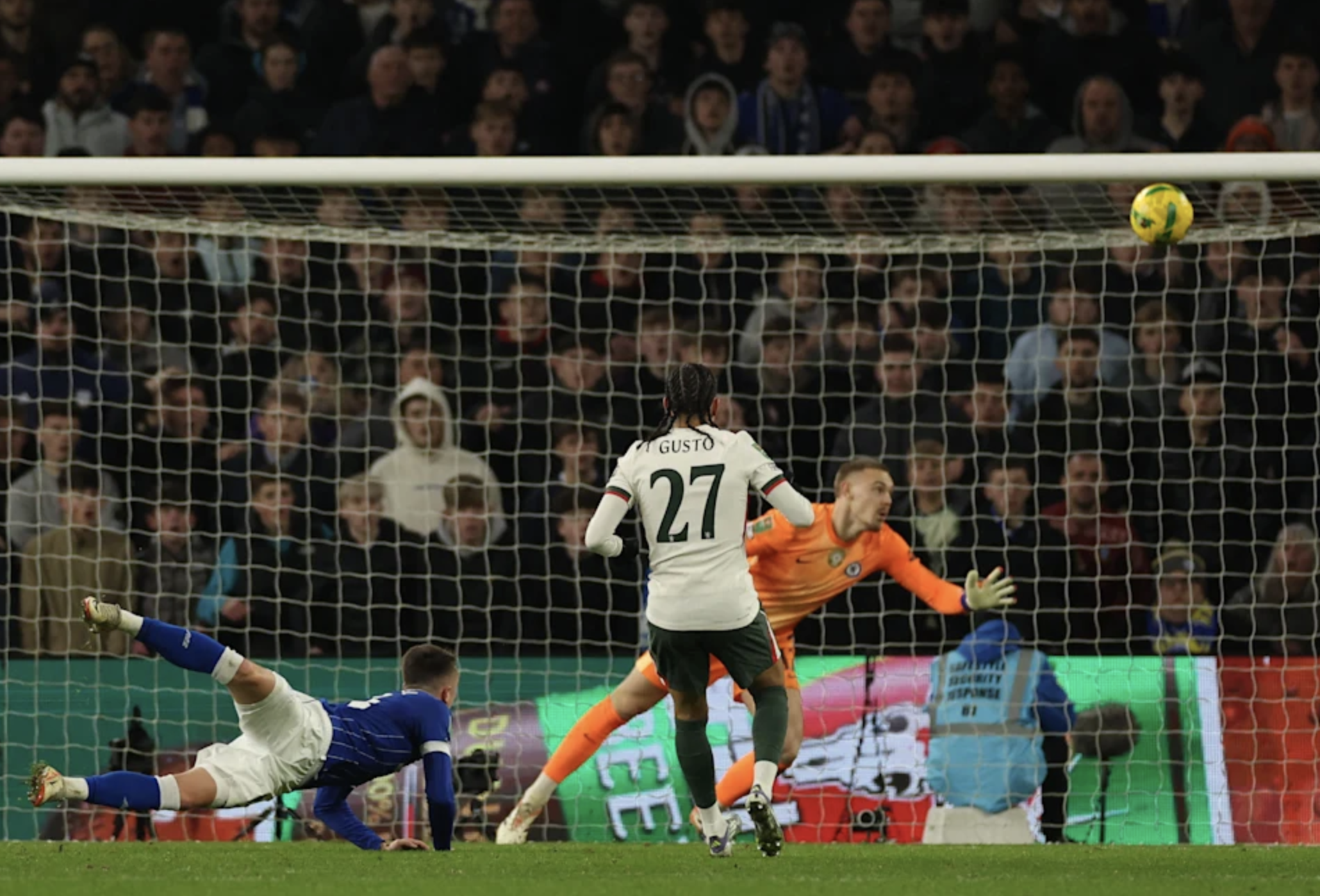 Si&ecirc;u dự bị b&ugrave;ng nổ trước Cardiff, Chelsea gi&agrave;nh v&eacute; b&aacute;n kết C&uacute;p Li&ecirc;n đo&agrave;n - Ảnh 4.