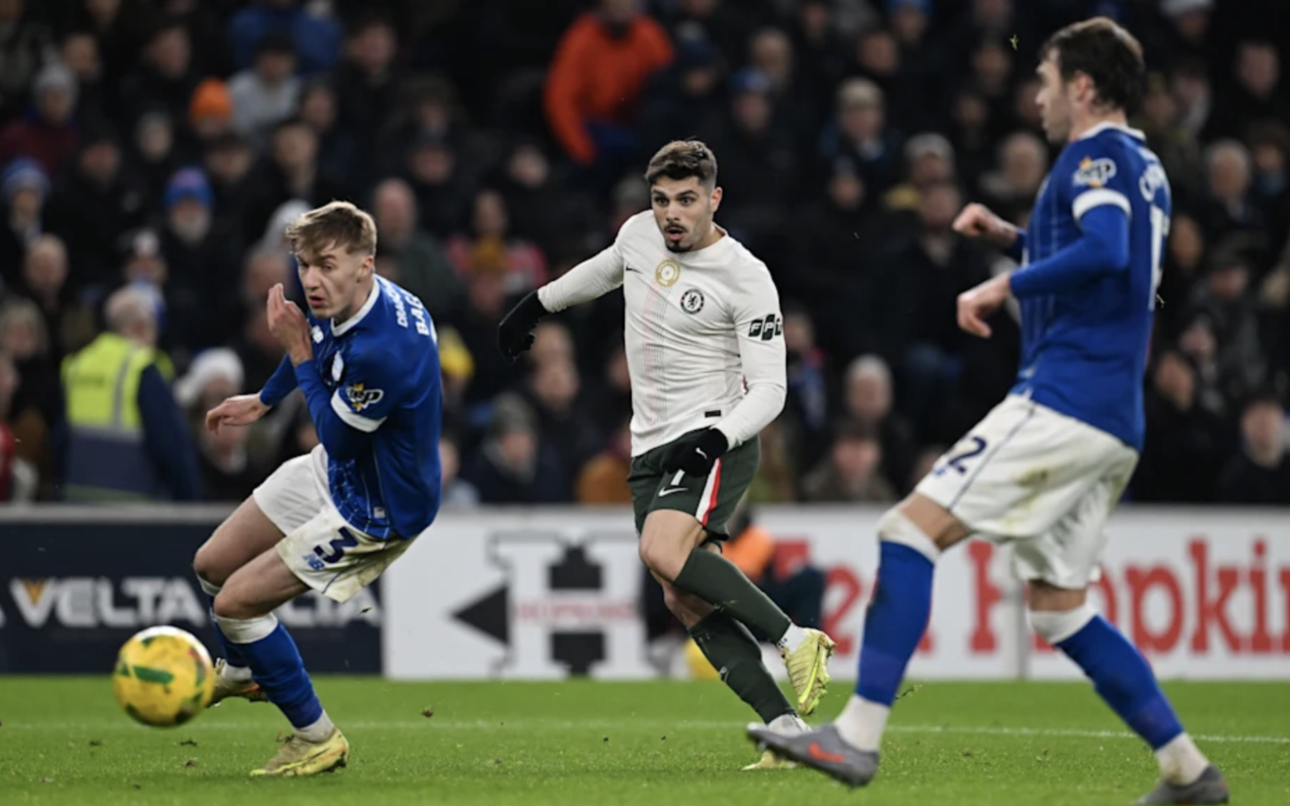 Siêu dự bị bùng nổ trước Cardiff, Chelsea giành vé bán kết Cúp Liên đoàn Anh