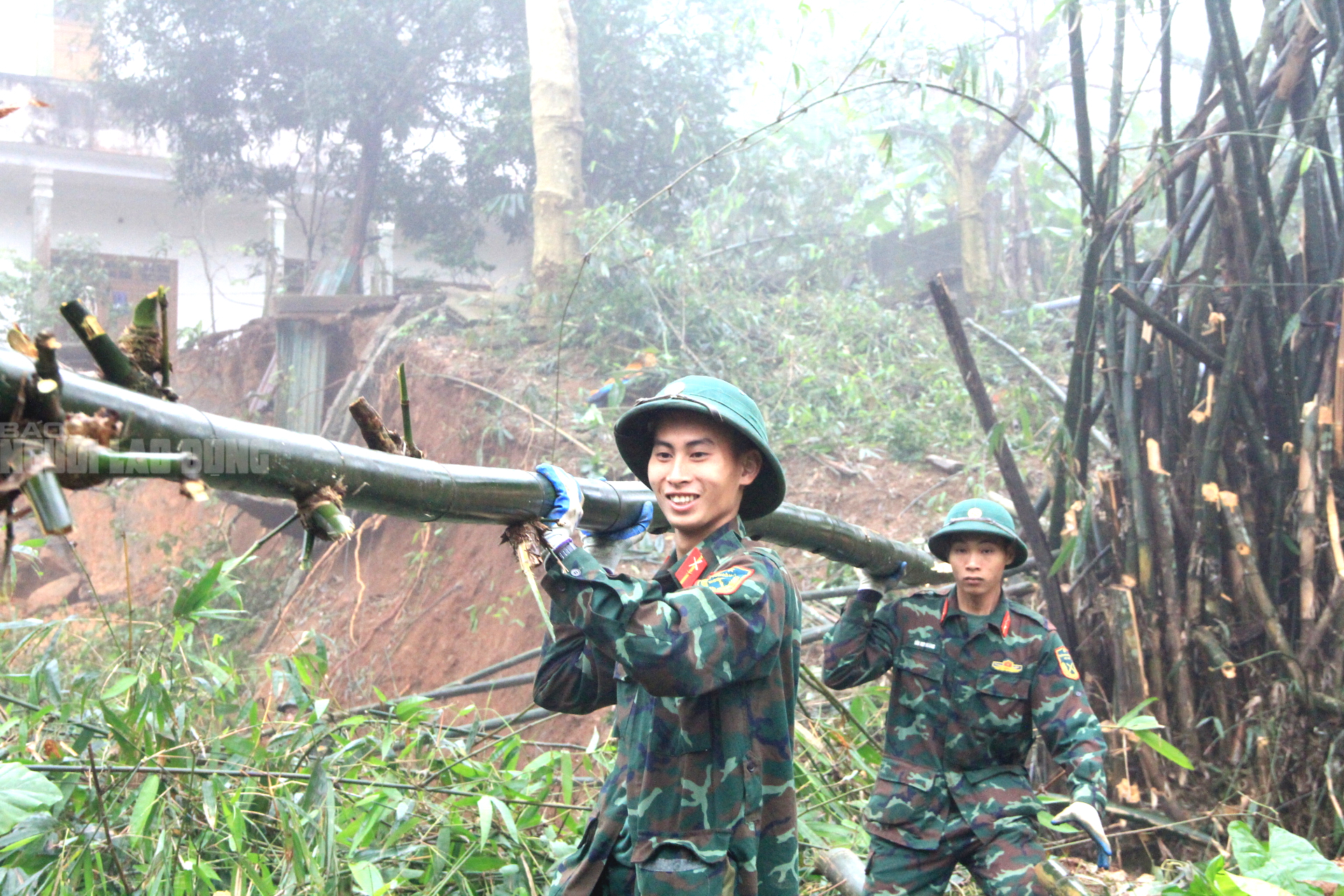 C&ocirc;ng tr&igrave;nh chống sụt trượt Khe Sanh khẩn trương triển khai giữa Sương m&ugrave; d&agrave;y đặc - Ảnh 1.