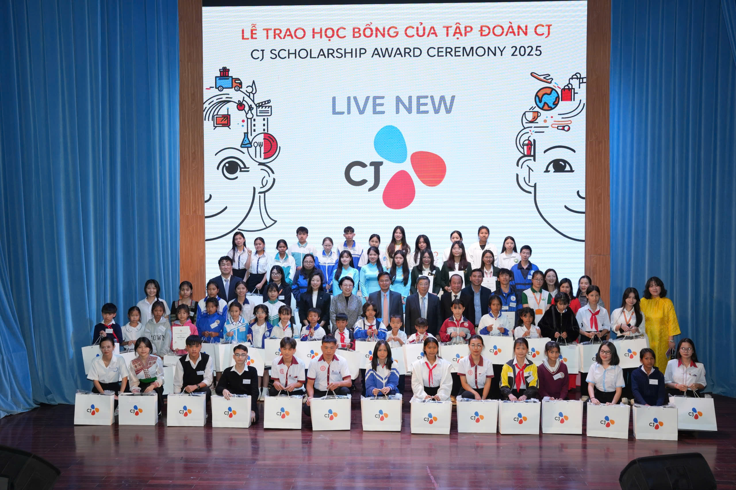 CJ 13 Năm li&ecirc;n tiếp trao học bổng tại L&acirc;m Đồng  - Ảnh 1.