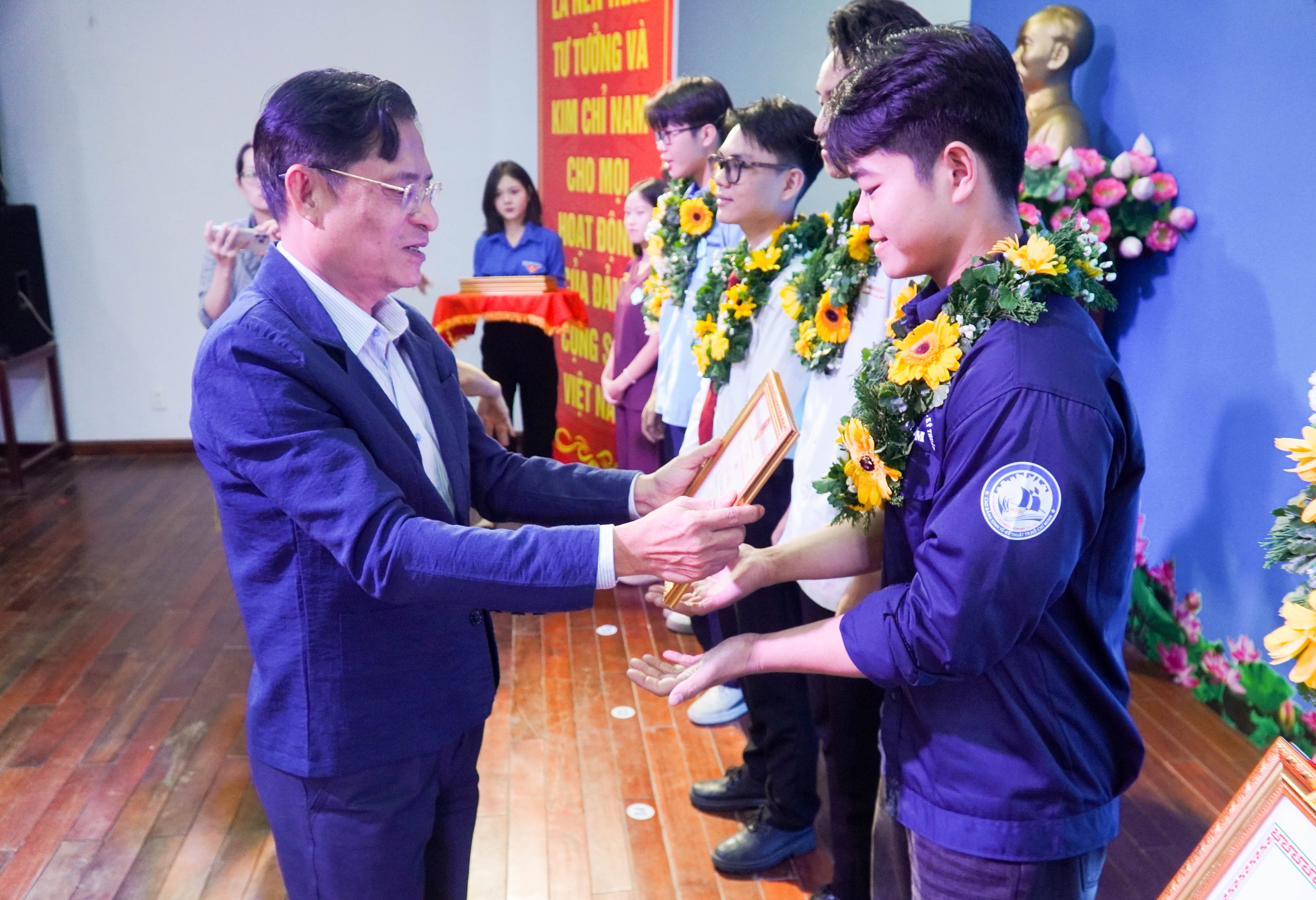 Trường CĐ Lý Tự Trọng "bội thu" ở Hội thi Thiết bị đào tạo tự làm - Ảnh 2.