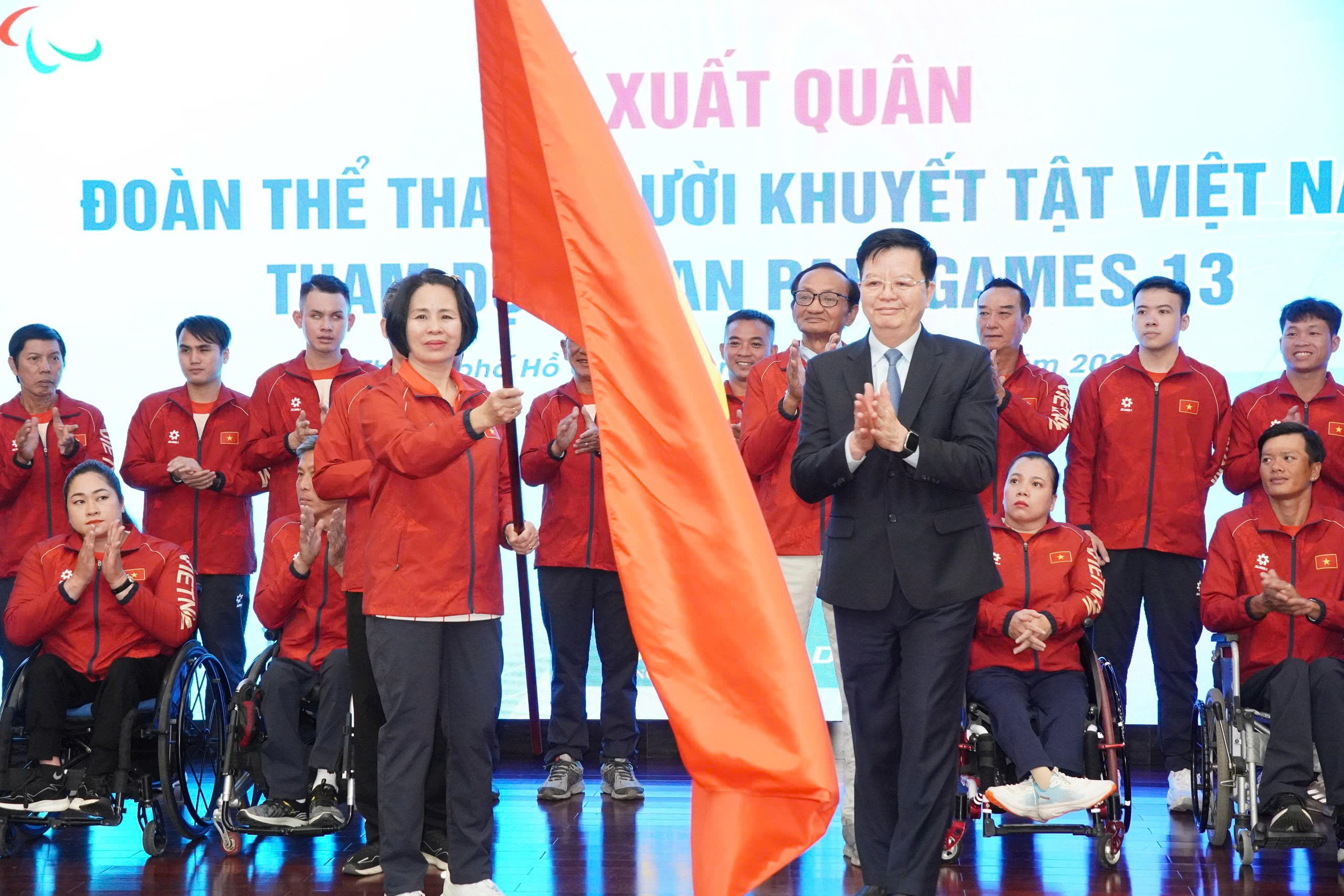Đo&agrave;n thể thao người khuyết tật Việt Nam xuất qu&acirc;n dự ASEAN Paragames 13 - Ảnh 4.