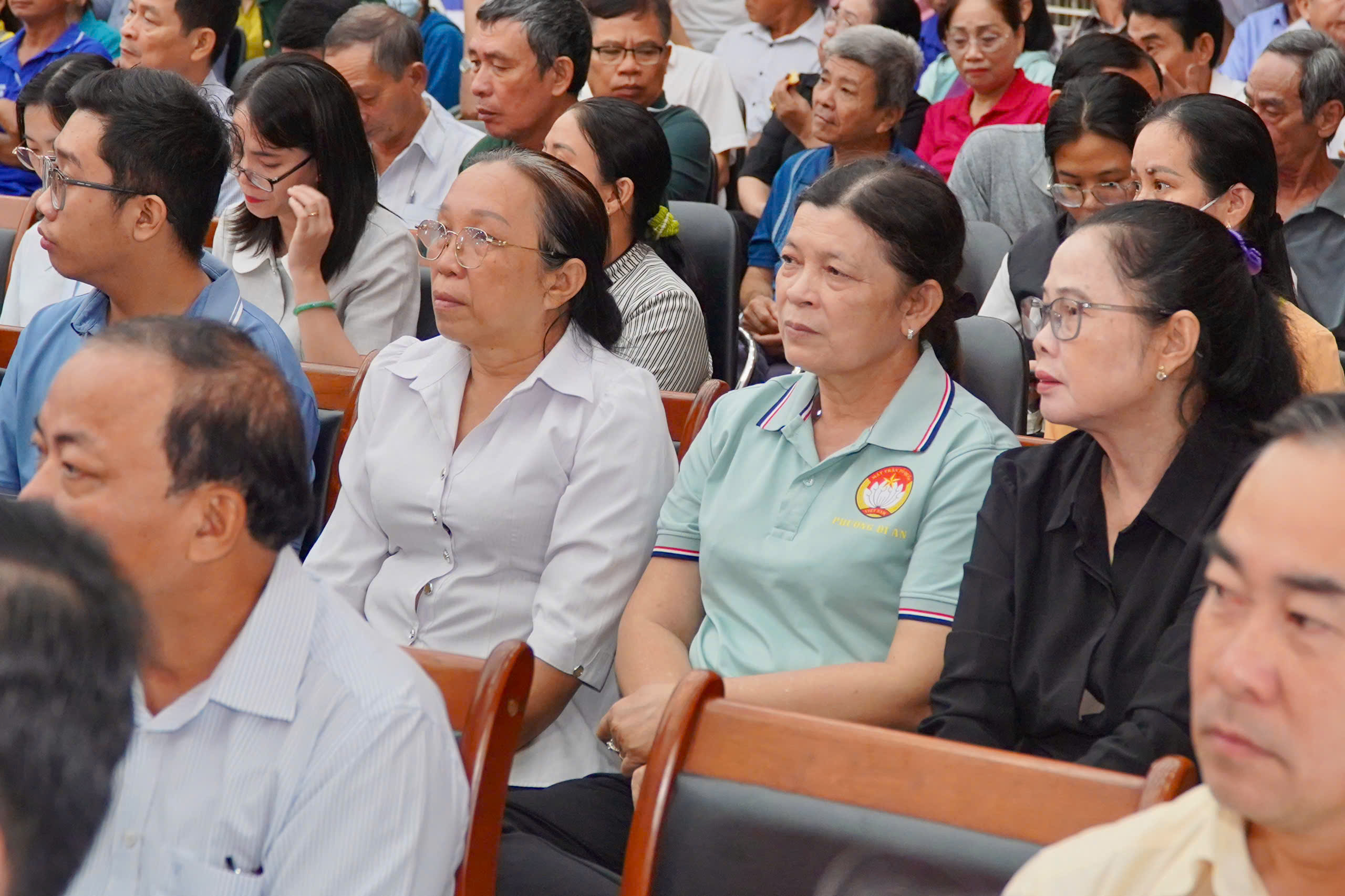 B&iacute; thư Th&agrave;nh ủy TPHCM tiếp x&uacute;c cử tri khu vực B&igrave;nh Dương cũ - Ảnh 9.