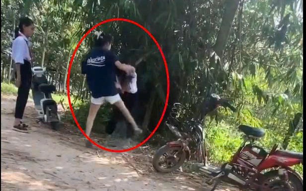 Một nữ sinh lớp 7 ở Tây Ninh bị ép lên xe đạp điện, chở vào khu vực vắng người