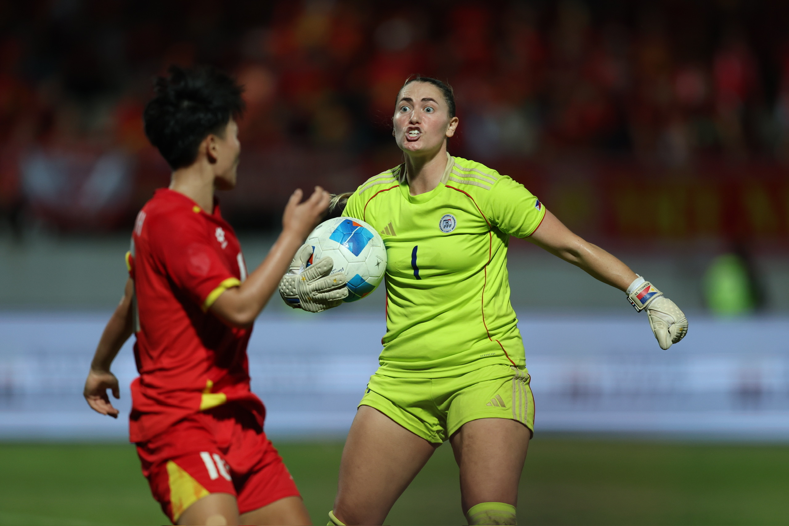 Tuyển nữ Việt Nam vụt mất HCV SEA Games 33 v&igrave; sai lầm của trọng t&agrave;i - Ảnh 3.