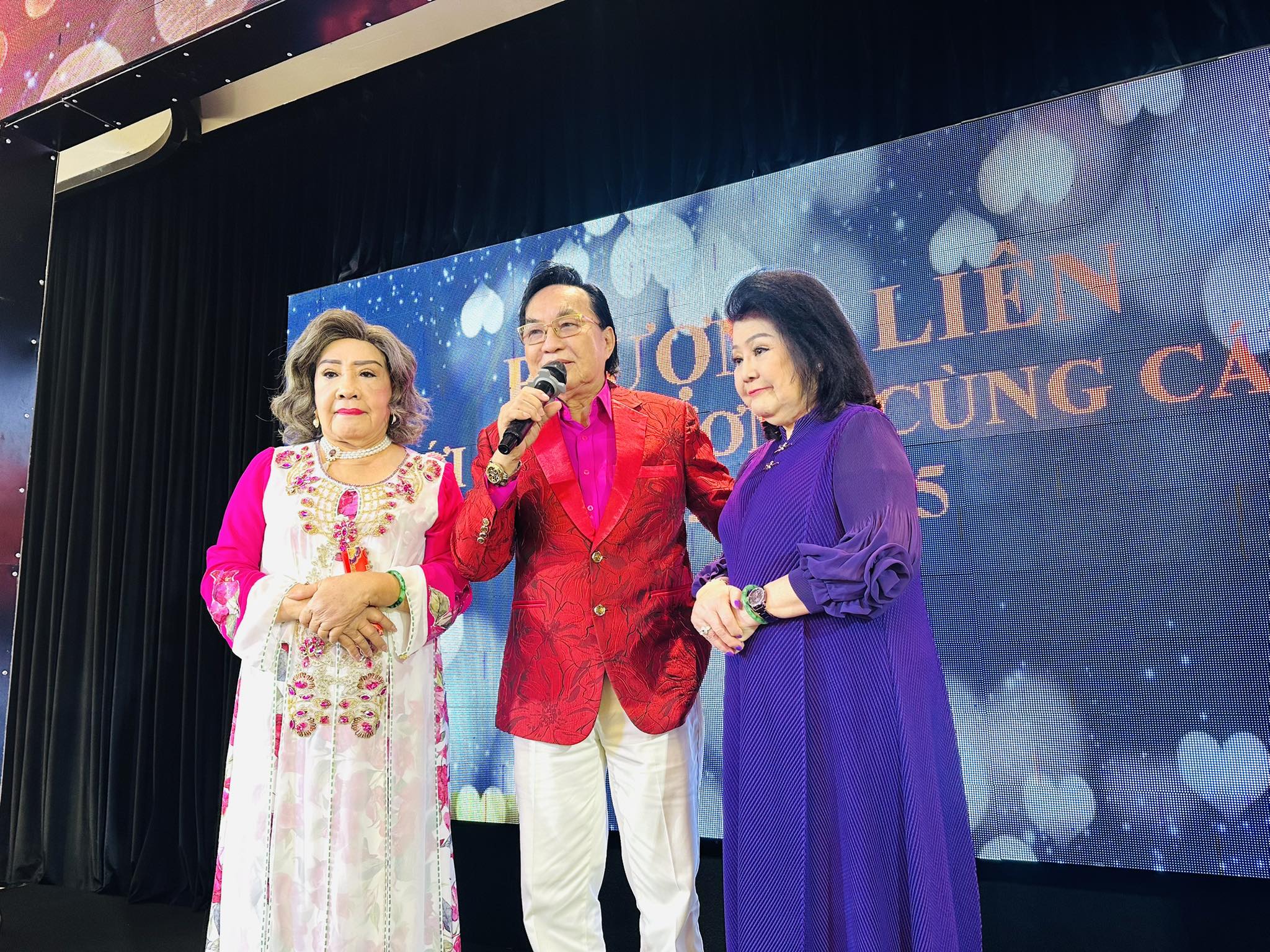 NS Phượng Liên hát lại "Nửa đời hương phấn" trong nỗi nhớ sân khấu không nguôi - Ảnh 1.