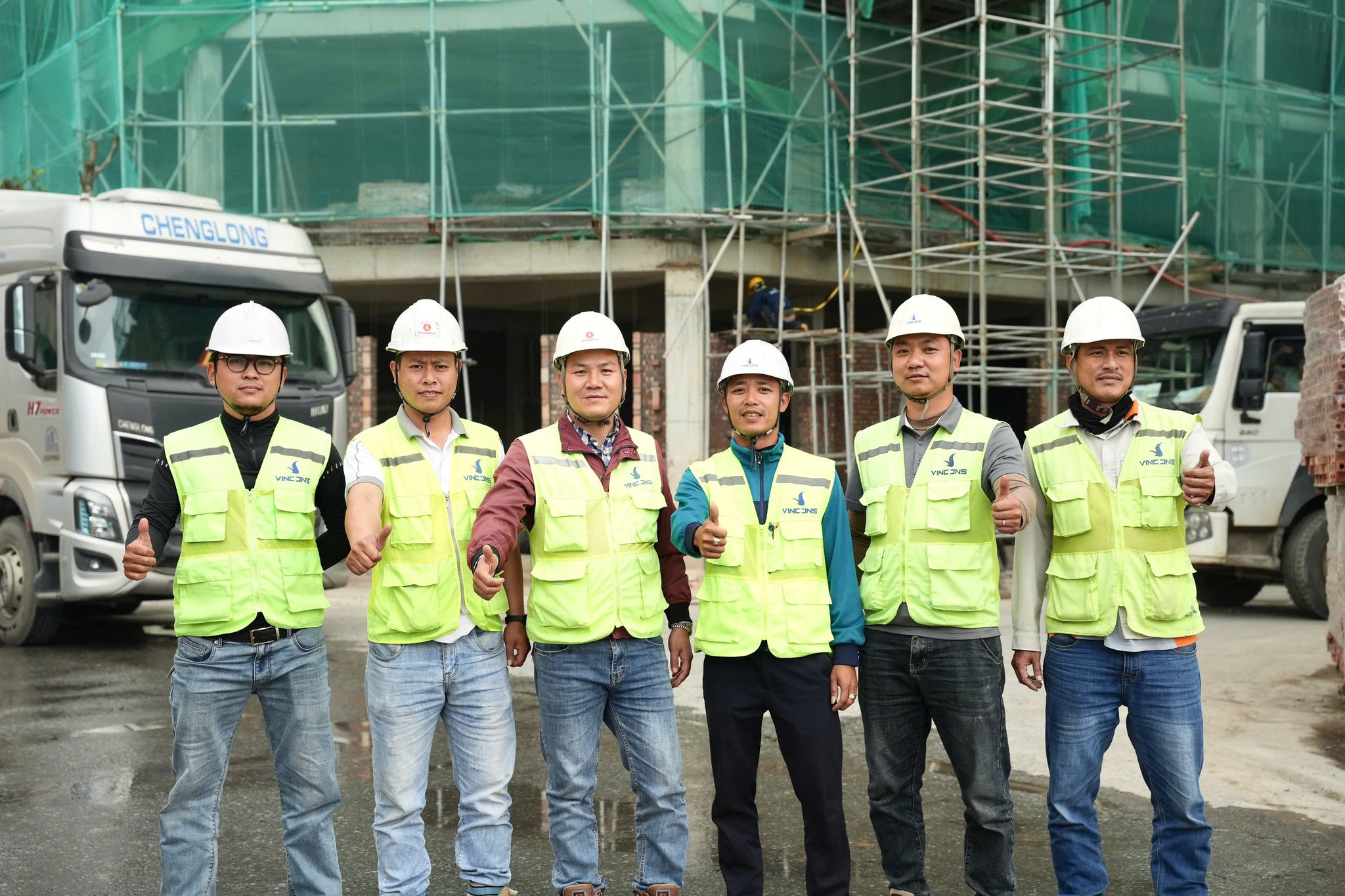 Một doanh nghiệp Việt tuyển 100.000 lao động x&acirc;y dựng - Ảnh 1.