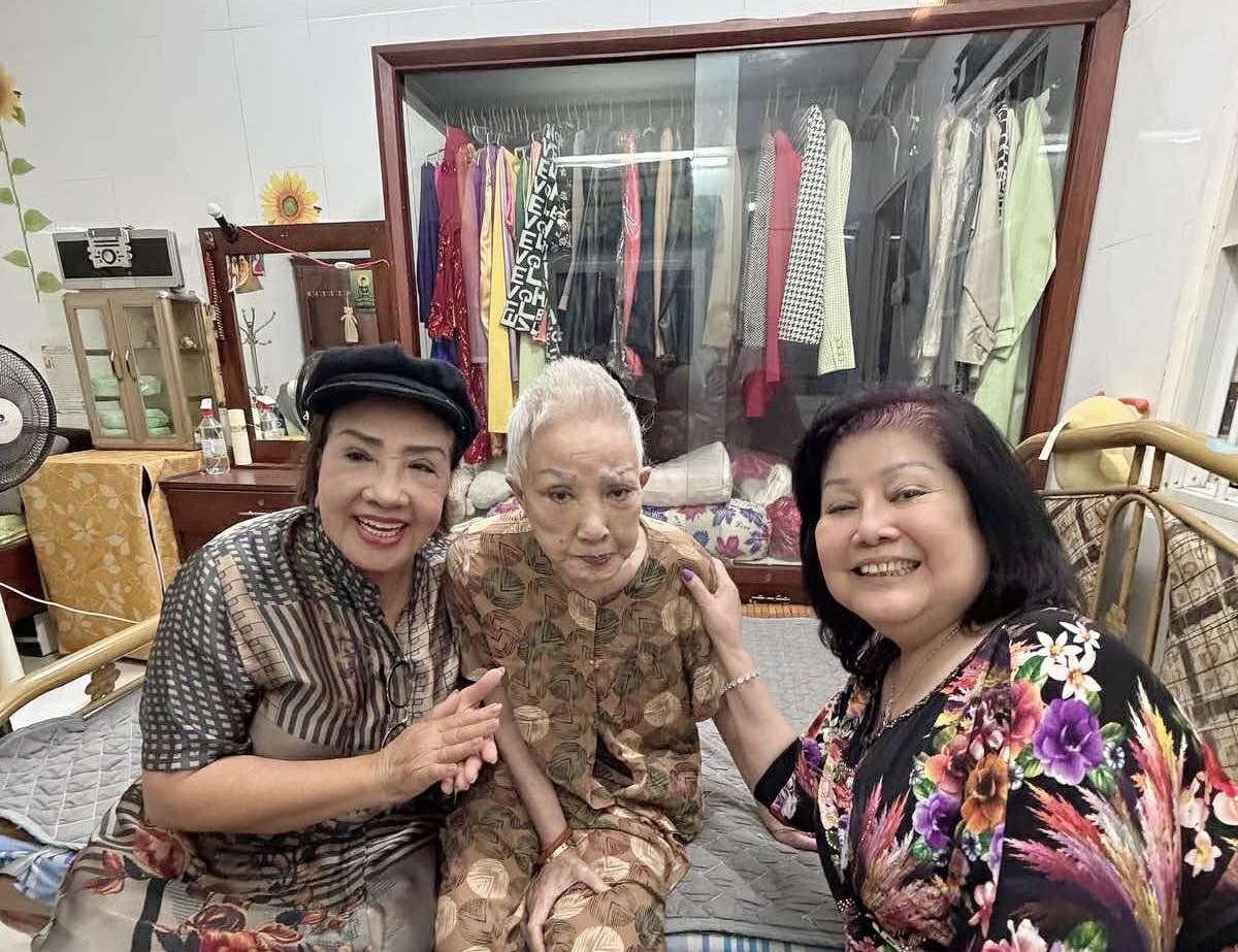 NS Phượng Liên hát lại "Nửa đời hương phấn" trong nỗi nhớ sân khấu không nguôi - Ảnh 4.