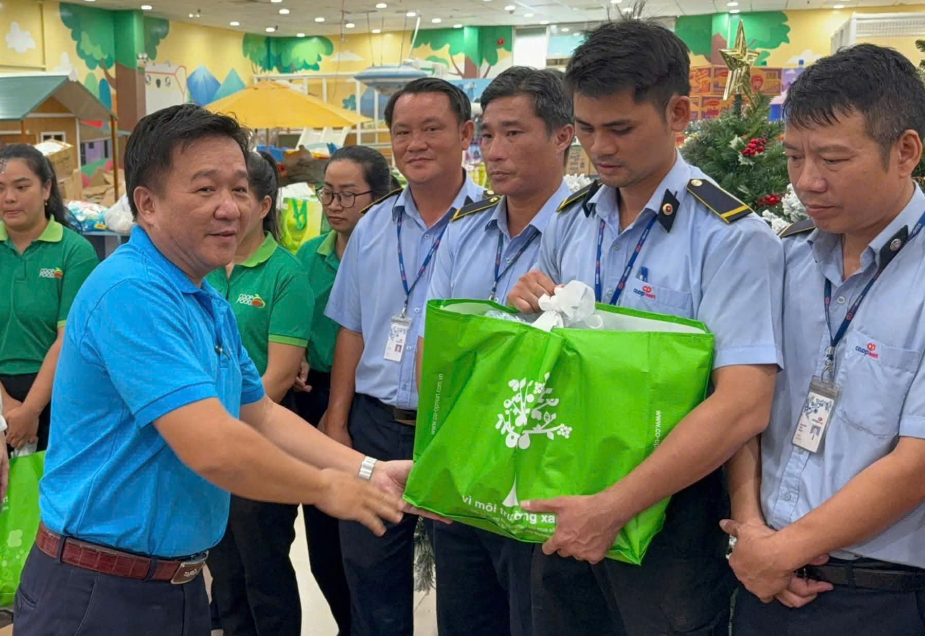 GƯƠNG S&Aacute;NG C&Ocirc;NG ĐO&Agrave;N: Chăm lo to&agrave;n diện, thiết thực - Ảnh 1.